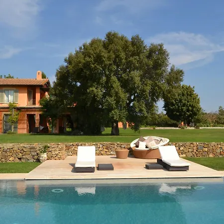 Nyaraló Author's With Two Pools In