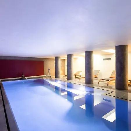 Author's With Two Pools In Nyaraló